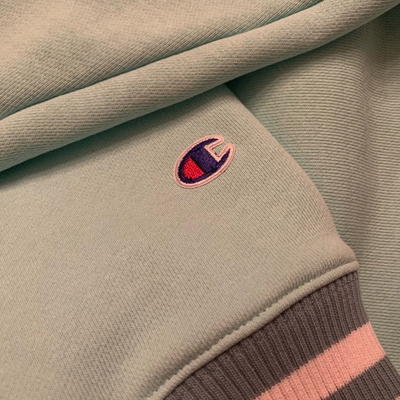 Champion ‘Reverse Weave’ Crewneck - Picture 8 of 9